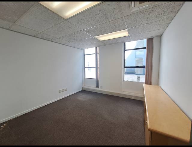 419M² OFFICE TO LET IN CRAIGHALL